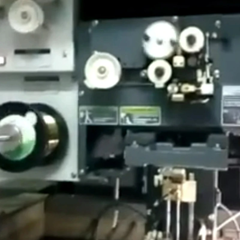 Ang Card Gauge hinay nga paglakaw sa wire cutting video